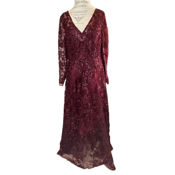 Mac Duggal  Red Embellished Illusion V Neck Long Sleeve Gown, 10, NWT - Picture 4 of 8